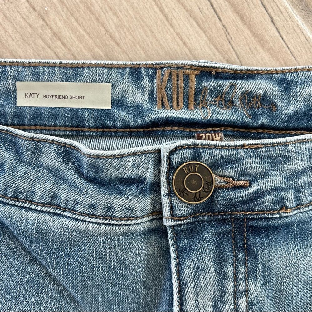 NEW Kut from the Kloth Katy boyfriend denim raw hem cuffed jean shorts new 20W - Picture 7 of 10